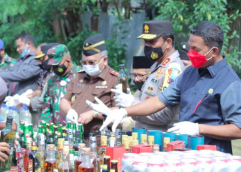 Polda Malut Musnahkan Ribuan Liter Miras Hasil Operasi Pekat Kieraha 2021