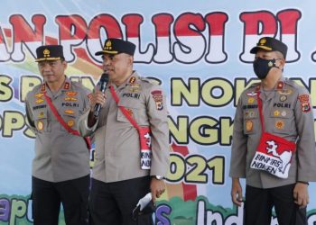 Kakorbinmas Baharkam Polri Meninjau Kegiatan Polisi Pi di Papua