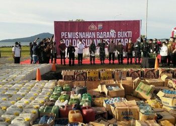 Polda Sulut Musnahkan Ribuan Miras, Sajam hingga Knalpot Hasil Razia