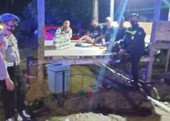 Antisipasi Kejahatan, Polsek Tanasitolo Gencar Laksanakan Patroli Malam Hari.