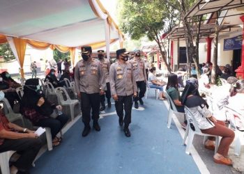 Kapolda Kepri Tinjau Langsung Posko PPKM dan Wilayah Zona Merah di Kota Batam