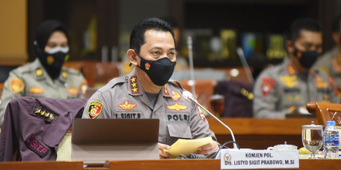 Kapolri menaikkan pangkat 6 Pati, salah satunya Jenderal Bintang 3