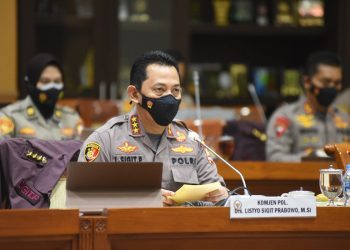 Kapolri menaikkan pangkat 6 Pati, salah satunya Jenderal Bintang 3