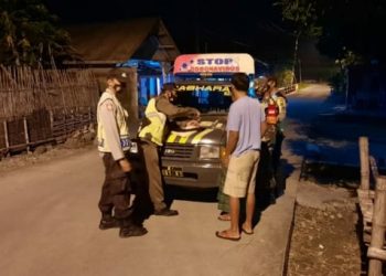 Polsek Dawarblandong Bersama Tiga Pilar Tegakkan Disiplin Prokes 5M Melalui Ops Yustisi