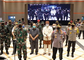 Di Bandung, Panglima TNI dan Kapolri Minta Warga Tetap Disiplin Prokes