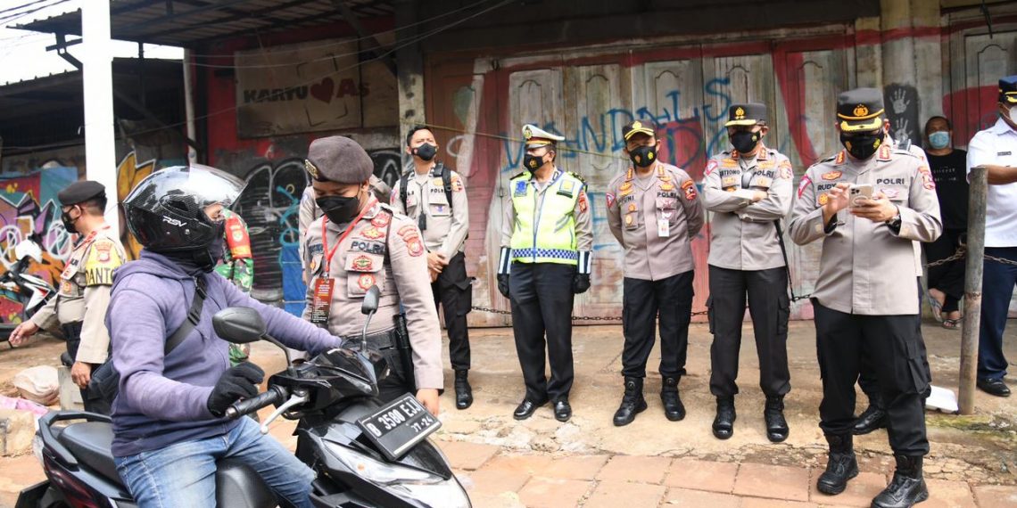 Hari Kelima PPKM Darurat, Kakorlantas : Antrian di Pos Penyekatan Lenteng Agung Mulai Lengang