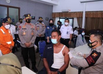 Kapolda Tinjau Pelaksanaan Vaksinasi Kerjasama Polda Sumsel dan PT.KAI