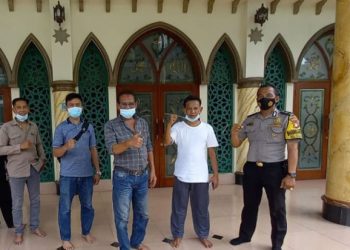 Pakai Pengeras Suara, Polsek Kebon Jeruk dan Pengurus RW Ajak Masyarakat Vaksinasi Merdeka