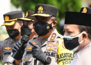 Kakorlantas Polri Bagikan 1.000 Paket Sembako ke PKL Terdampak Pandemi di Jakarta