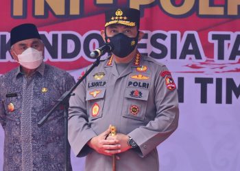 Tinjau Vaksinasi di Kaltim, Kapolri Minta Warga Mau Dirawat di Tempat Isolasi Terpusat