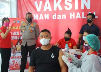 Wakapolda Sulut Tinjau Vaksinasi Covid-19 dan Kampung Tangguh di Bitung
