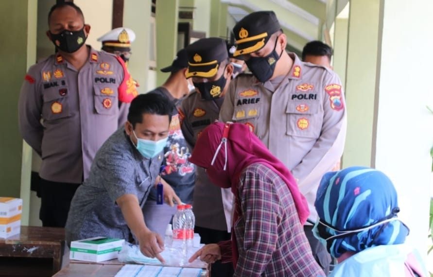 Kapolres Pekalongan Tinjau Vaksinasi COVID-19 Bagi Pelajar