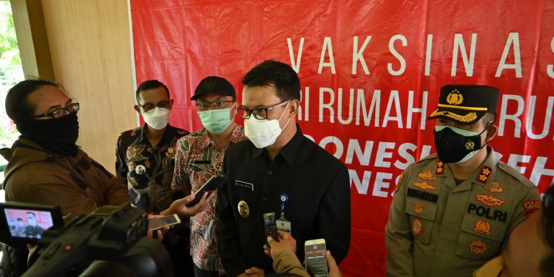 Door to door Menjadi Langkah Efektif Vaksinasi dan Pembagian Paket Sembako Pemkab Temanggung