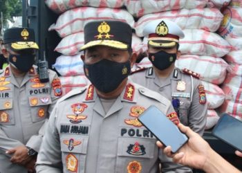 Kapolda Sulut Serahkan 200 Ton Beras Bansos Sekretariat Presiden untuk Warga