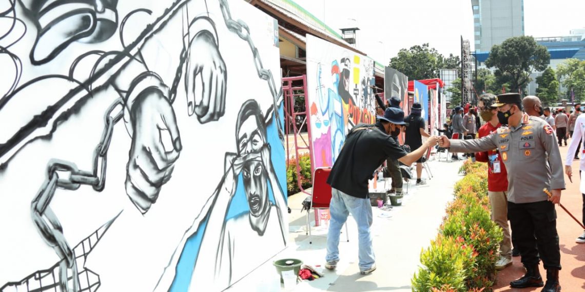 Lomba Mural Polri: Kritik Pedas Jadi Sahabat dan Boyong Rp50 Juta