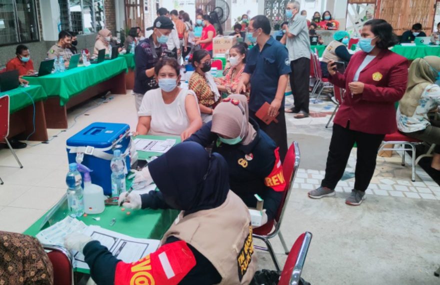 Gerai Vaksin TNI-Polri Polres Klungkung, Hari Libur Tetap Laksanakan Vaksinasi Covid