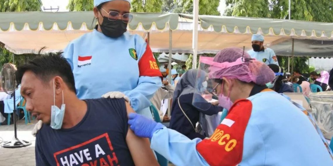 TNI-Polri fokus percepatan vaksinasi lansia di NTT