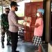 Warga Slum Area Desa Slangit Terima Bantuan 25 Bansos Paket Sembako Dari Polisi Ditengah PPKM