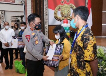 Polda Sumut Beri Beasiswa dan Dukungan Psikologis Terhadap Anak yang Terdampak Covid-19