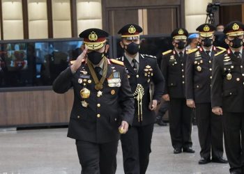 Kapolri Anugerahkan Bintang Bhayangkara Pratama untuk 74 Sosok Terpilih