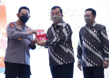 Kapolri : Buku Bhayangkara Sejati Mengabdi tanpa henti Jadi Renungan Polri untuk Jadi Lebih Baik