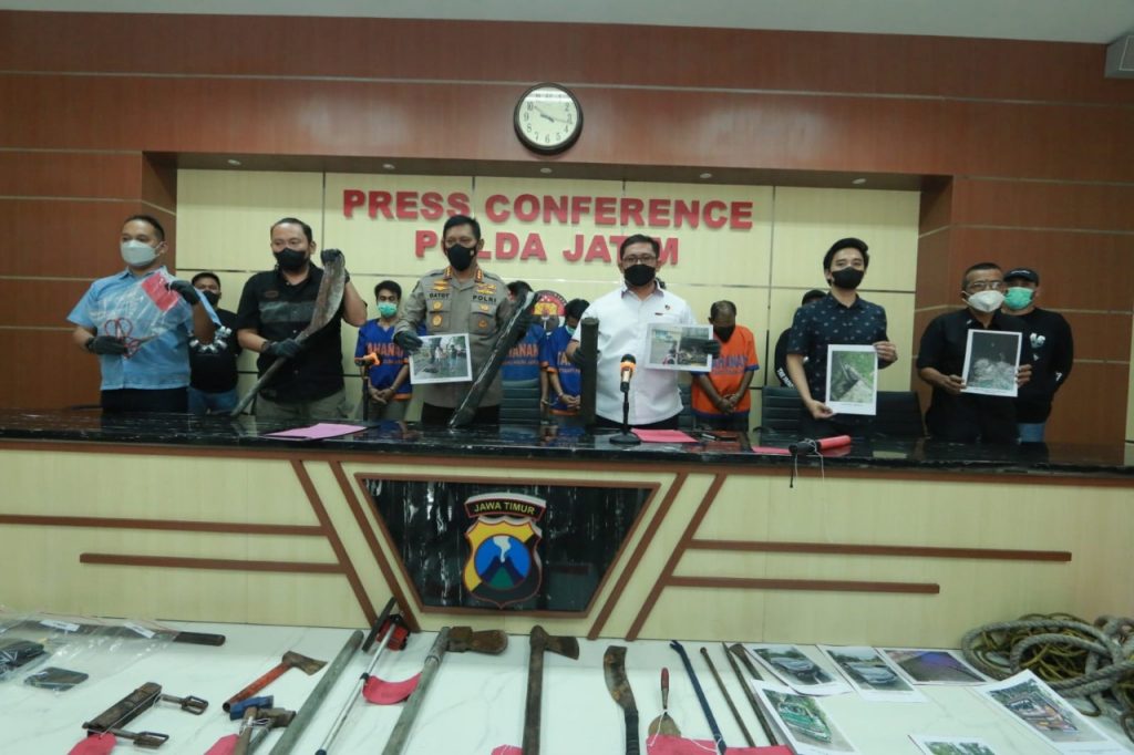 Polda Jatim Tangkap Pelaku Pencurian Kabel Bawah Tanah