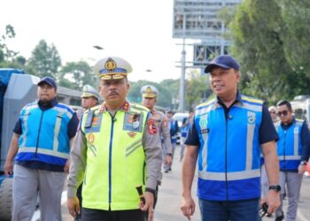 Kakorlantas dan Dirut Jasa Marga Tinjau Perbaikan 7 Gerbang Tol Pasca Demo